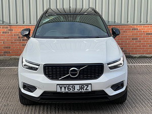 Volvo XC40 thumbnail