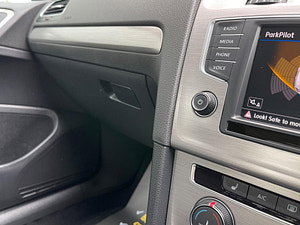Volkswagen Golf thumbnail