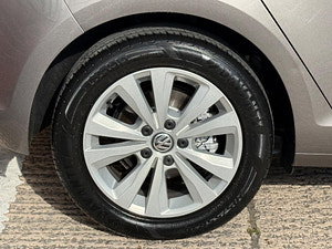 Volkswagen Golf thumbnail