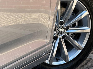 Volkswagen Passat thumbnail