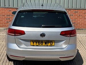 Volkswagen Passat thumbnail
