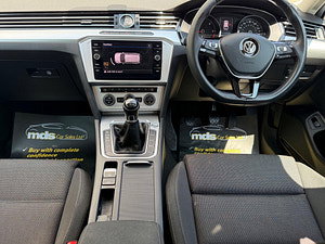 Volkswagen Passat thumbnail
