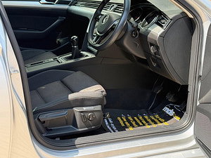 Volkswagen Passat thumbnail