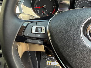 Volkswagen Passat thumbnail
