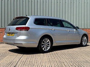 Volkswagen Passat thumbnail