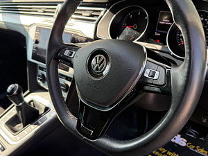 Volkswagen Passat thumbnail