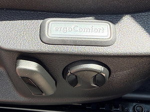 Volkswagen Passat thumbnail