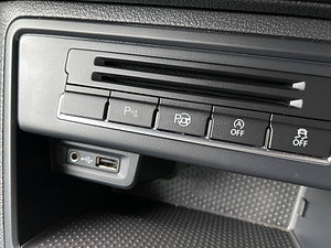 Volkswagen Tiguan thumbnail