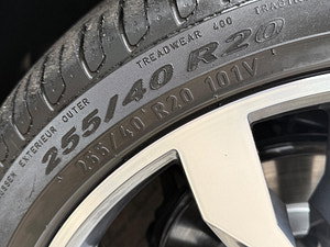 Volkswagen Tiguan thumbnail