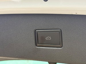 Volkswagen Tiguan thumbnail