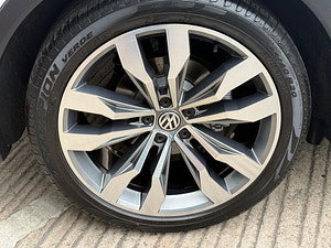 Volkswagen Tiguan thumbnail