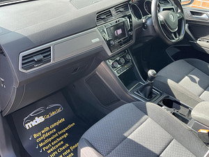 Volkswagen Touran thumbnail