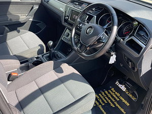 Volkswagen Touran thumbnail
