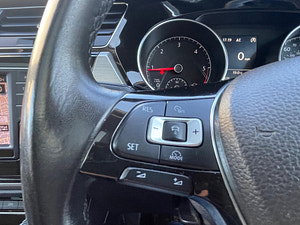 Volkswagen Touran thumbnail