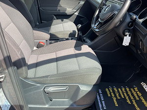 Volkswagen Touran thumbnail
