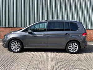 Volkswagen Touran thumbnail