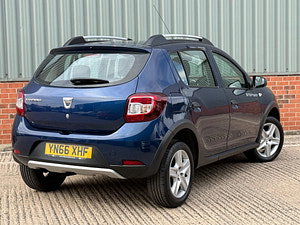Dacia Sandero Stepway thumbnail