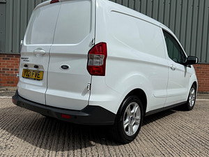 Ford Transit Courier thumbnail