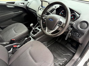 Ford Transit Courier thumbnail