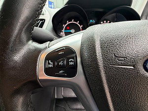 Ford Transit Courier thumbnail