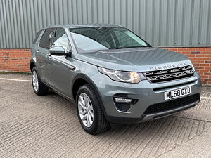Land Rover Discovery Sport thumbnail
