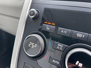 Land Rover Discovery Sport thumbnail