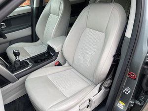 Land Rover Discovery Sport thumbnail