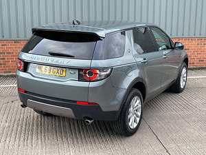 Land Rover Discovery Sport thumbnail