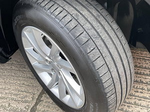 Land Rover Discovery Sport thumbnail