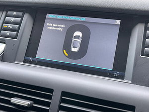 Land Rover Discovery Sport thumbnail