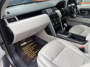 Land Rover Discovery Sport thumbnail