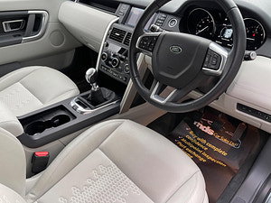 Land Rover Discovery Sport thumbnail