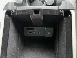 Land Rover Discovery Sport thumbnail
