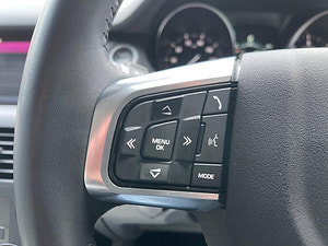 Land Rover Discovery Sport thumbnail