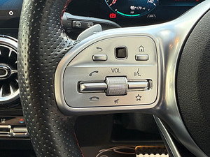 Mercedes-Benz EQA thumbnail