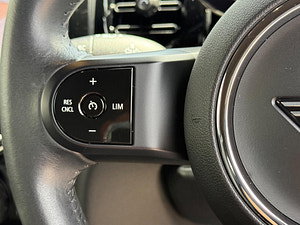MINI Electric hatch thumbnail