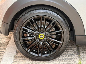 MINI Electric hatch thumbnail