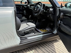 MINI Electric hatch thumbnail