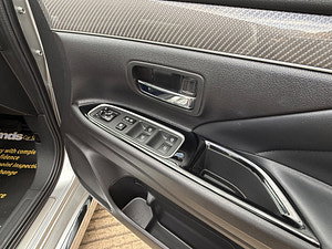 Mitsubishi Outlander thumbnail