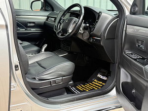 Mitsubishi Outlander thumbnail