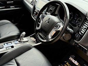 Mitsubishi Outlander thumbnail
