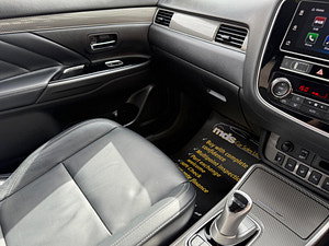 Mitsubishi Outlander thumbnail