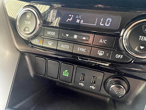 Mitsubishi Eclipse Cross thumbnail