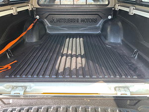 Mitsubishi L200 thumbnail