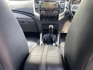 Mitsubishi L200 thumbnail