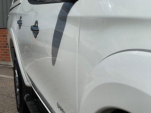 Mitsubishi L200 thumbnail
