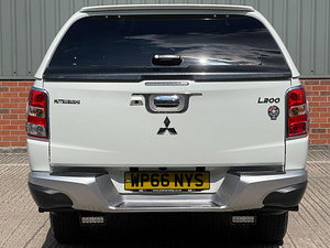 Mitsubishi L200 thumbnail