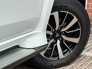 Mitsubishi Shogun Sport thumbnail