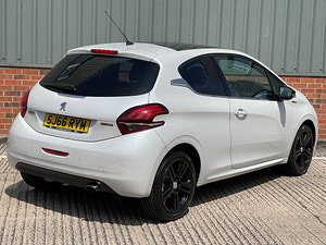 Peugeot 208 thumbnail