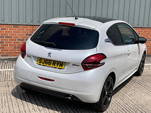 Peugeot 208 thumbnail